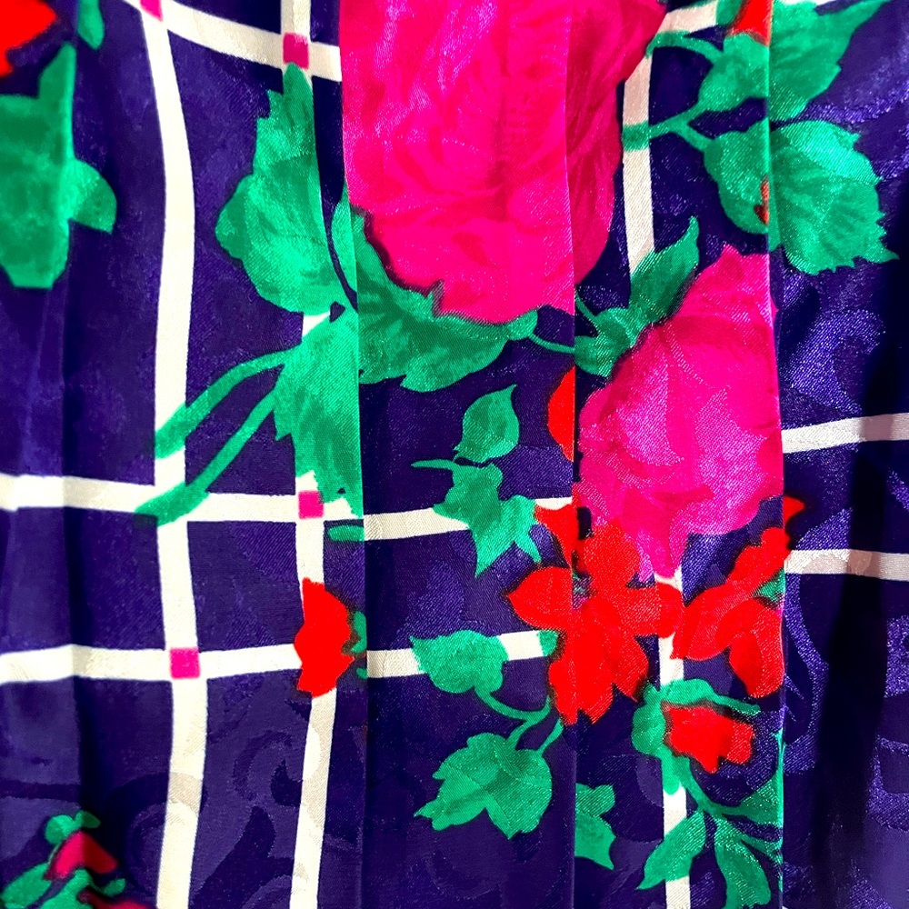 Beautiful flowered skirt